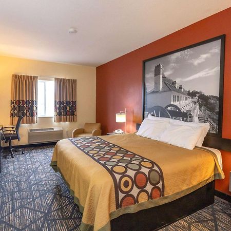 Super 8 By Wyndham Big Rapids Μοτέλ Εξωτερικό φωτογραφία