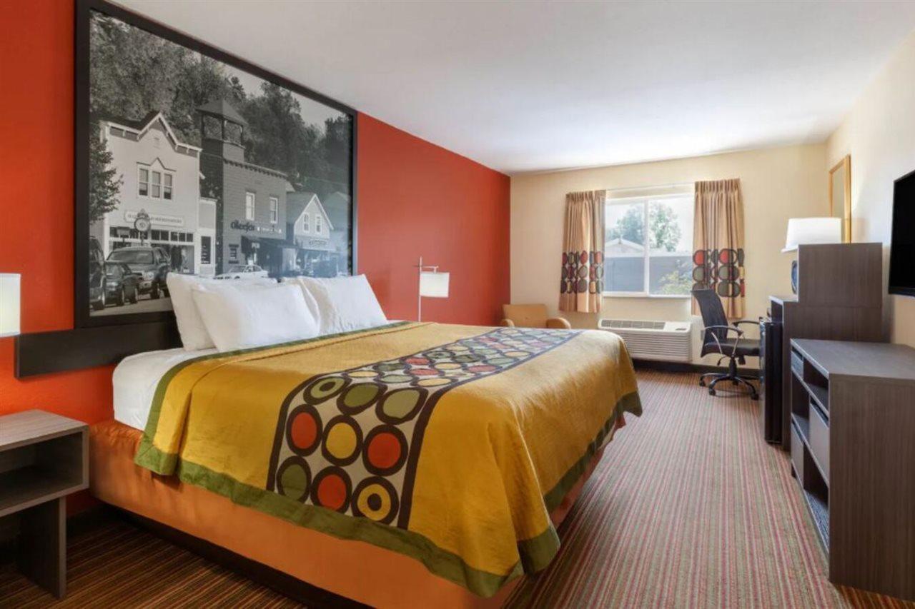 Super 8 By Wyndham Big Rapids Μοτέλ Εξωτερικό φωτογραφία