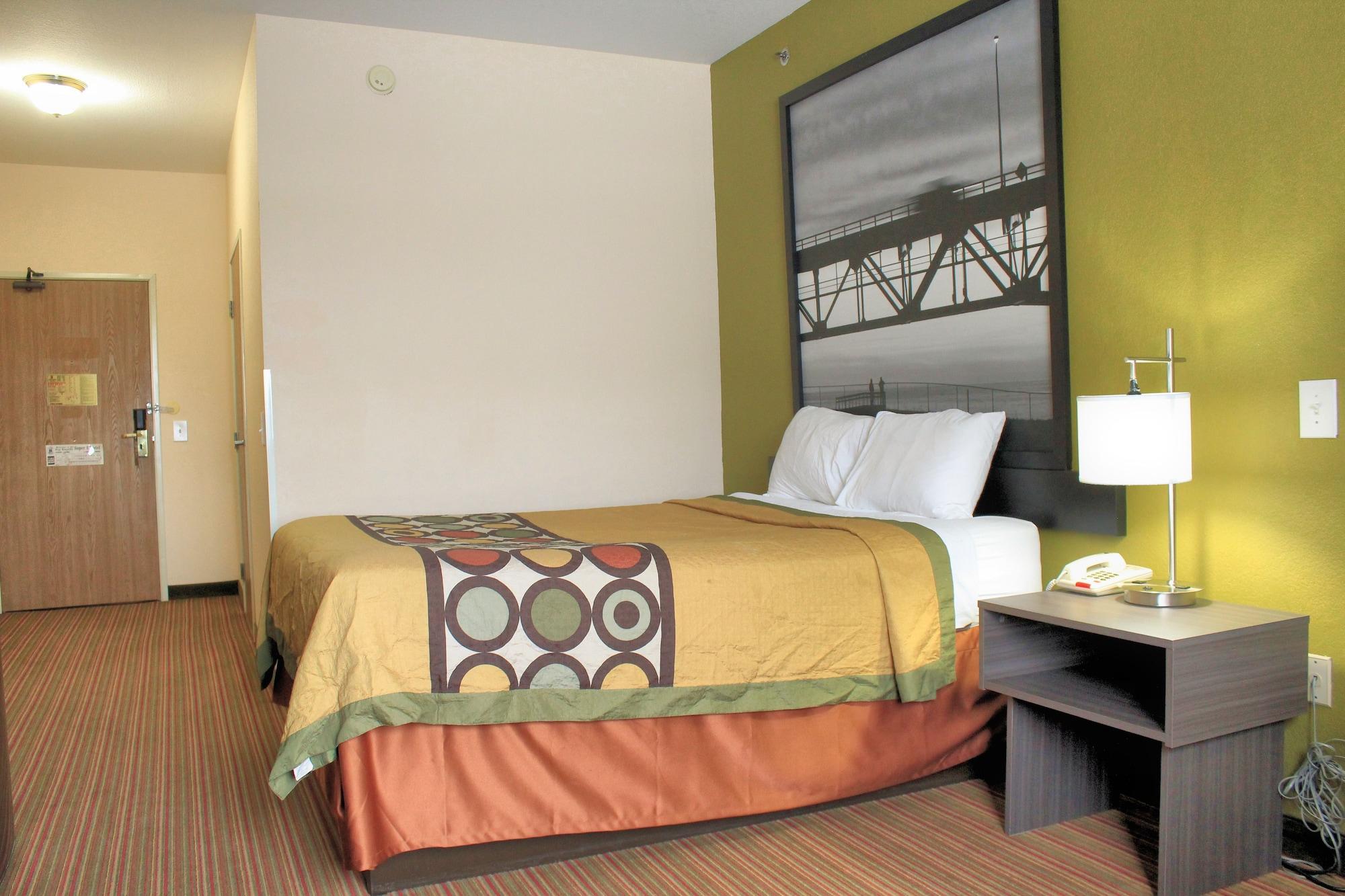 Super 8 By Wyndham Big Rapids Μοτέλ Εξωτερικό φωτογραφία