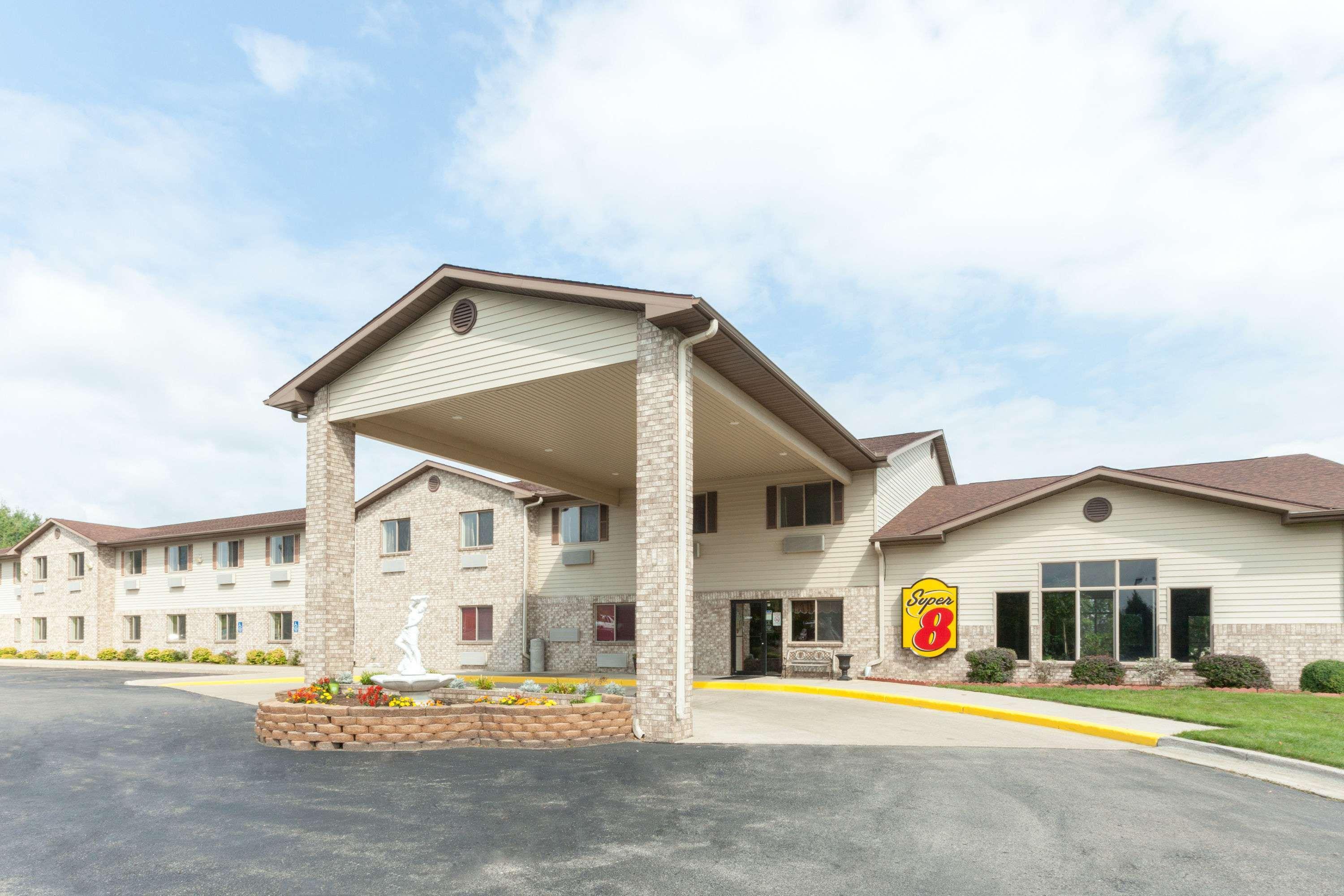 Super 8 By Wyndham Big Rapids Μοτέλ Εξωτερικό φωτογραφία