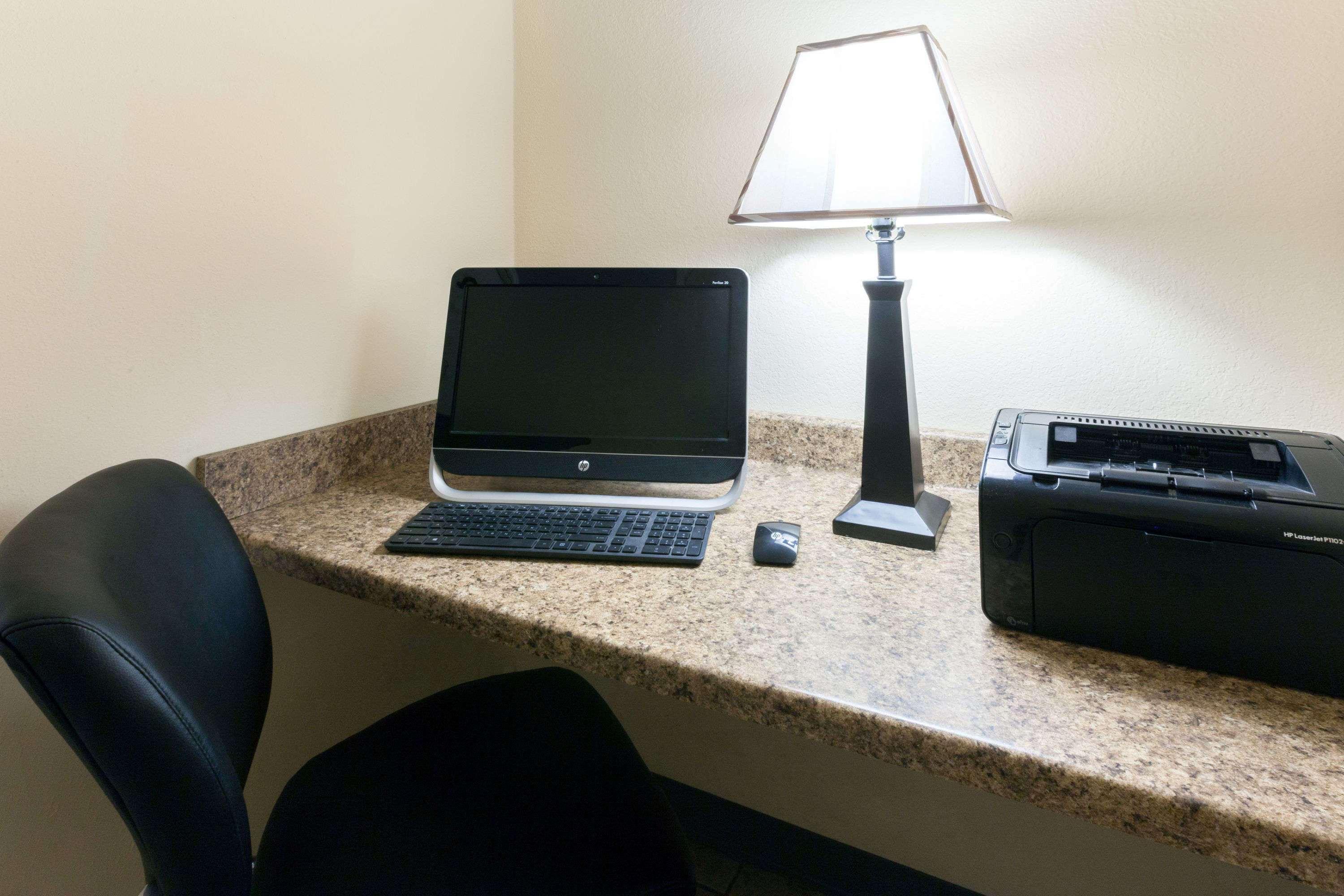 Super 8 By Wyndham Big Rapids Μοτέλ Εξωτερικό φωτογραφία