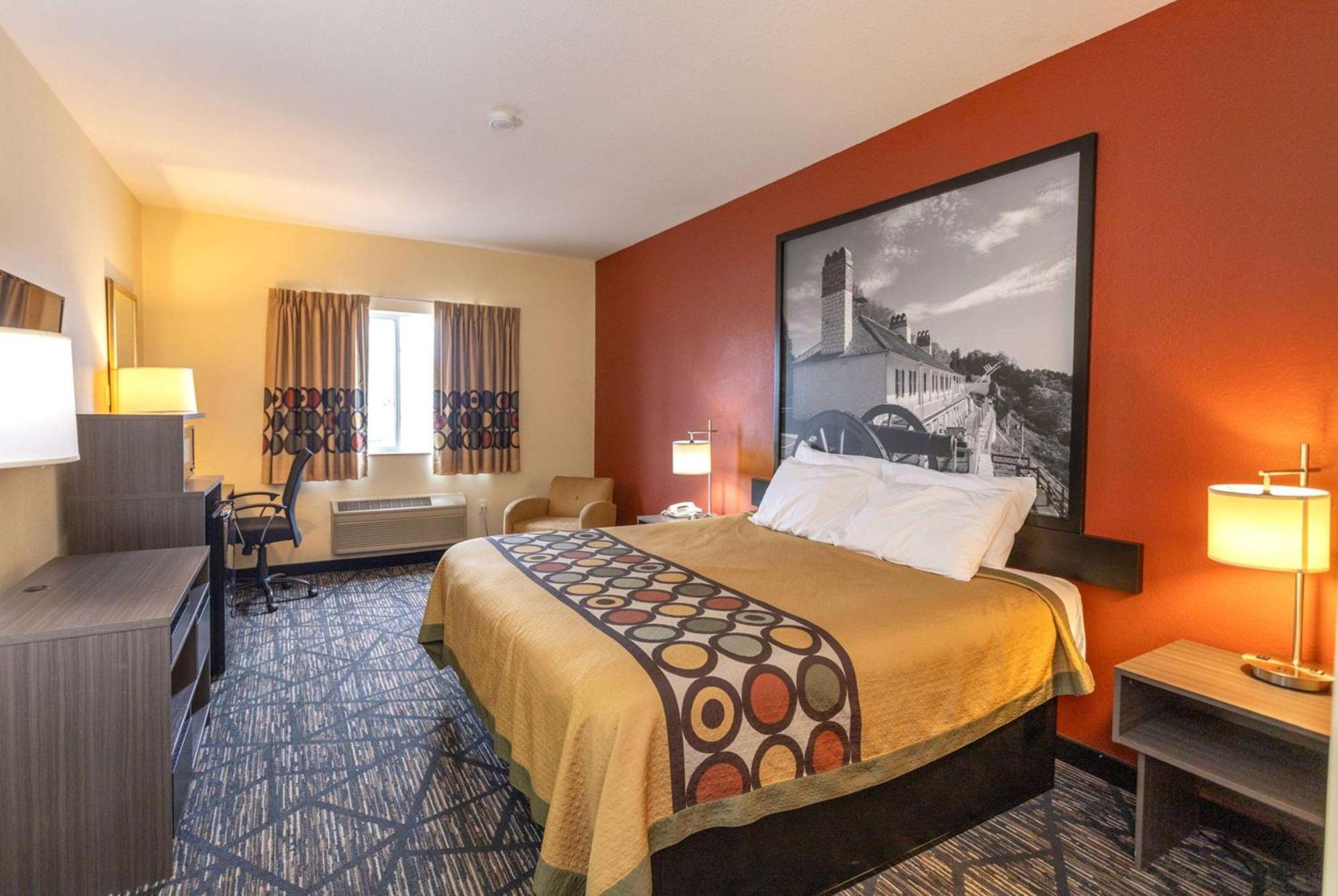 Super 8 By Wyndham Big Rapids Μοτέλ Εξωτερικό φωτογραφία