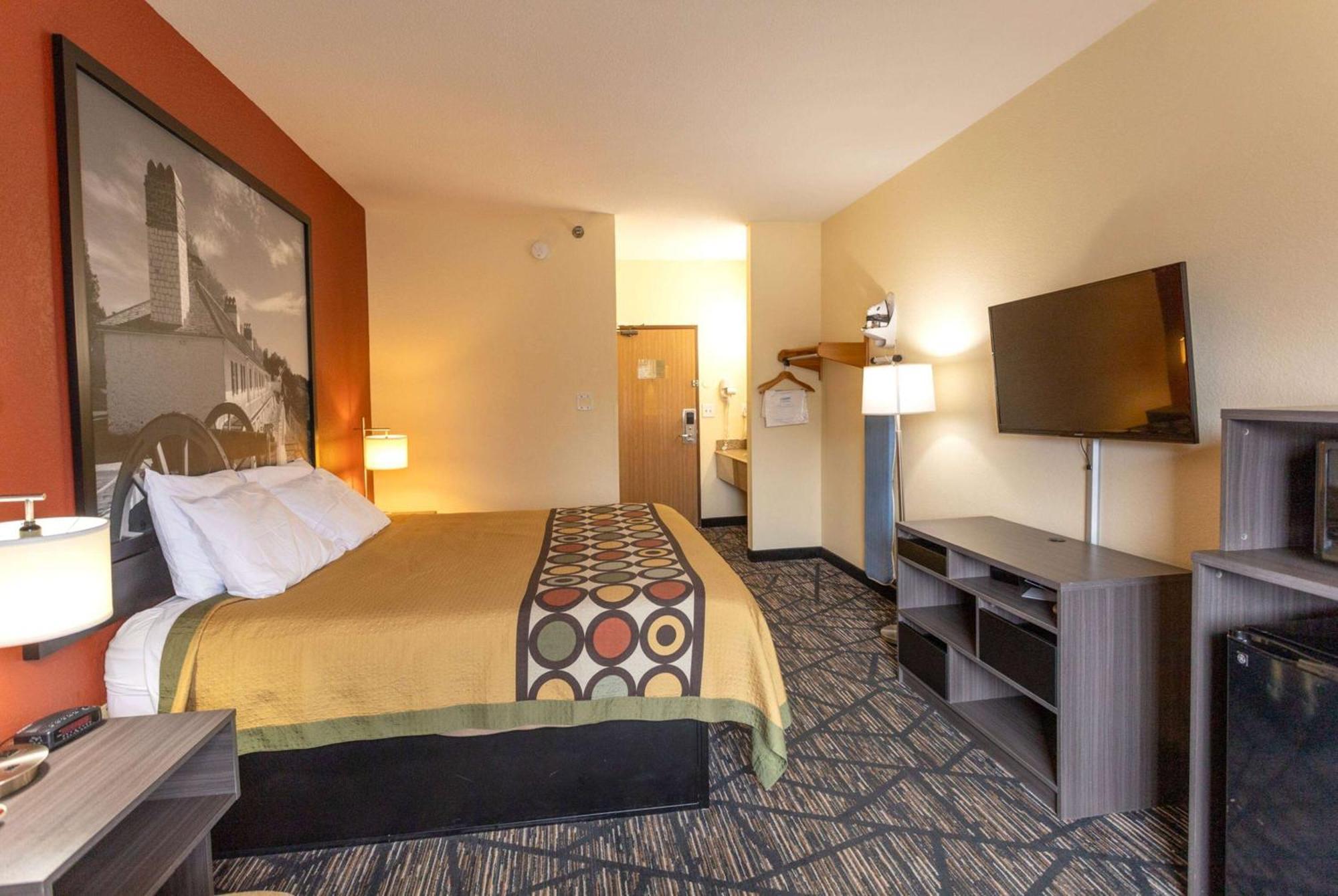 Super 8 By Wyndham Big Rapids Μοτέλ Εξωτερικό φωτογραφία