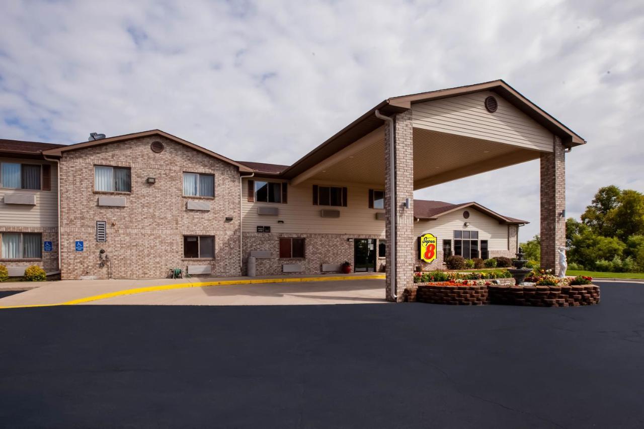 Super 8 By Wyndham Big Rapids Μοτέλ Εξωτερικό φωτογραφία